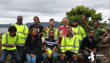 Inclusion et biodiversité : des jeunes de l’APEI découvrent la pépinière de PRNC